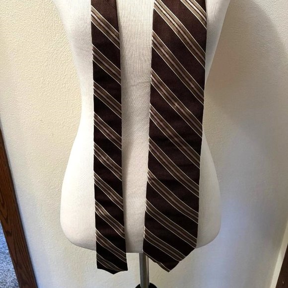 Vintage Mens Daniel Cremieux Handmade Silk Diagonal Stripe Brown Khaki White Tie - Picture 1 of 3